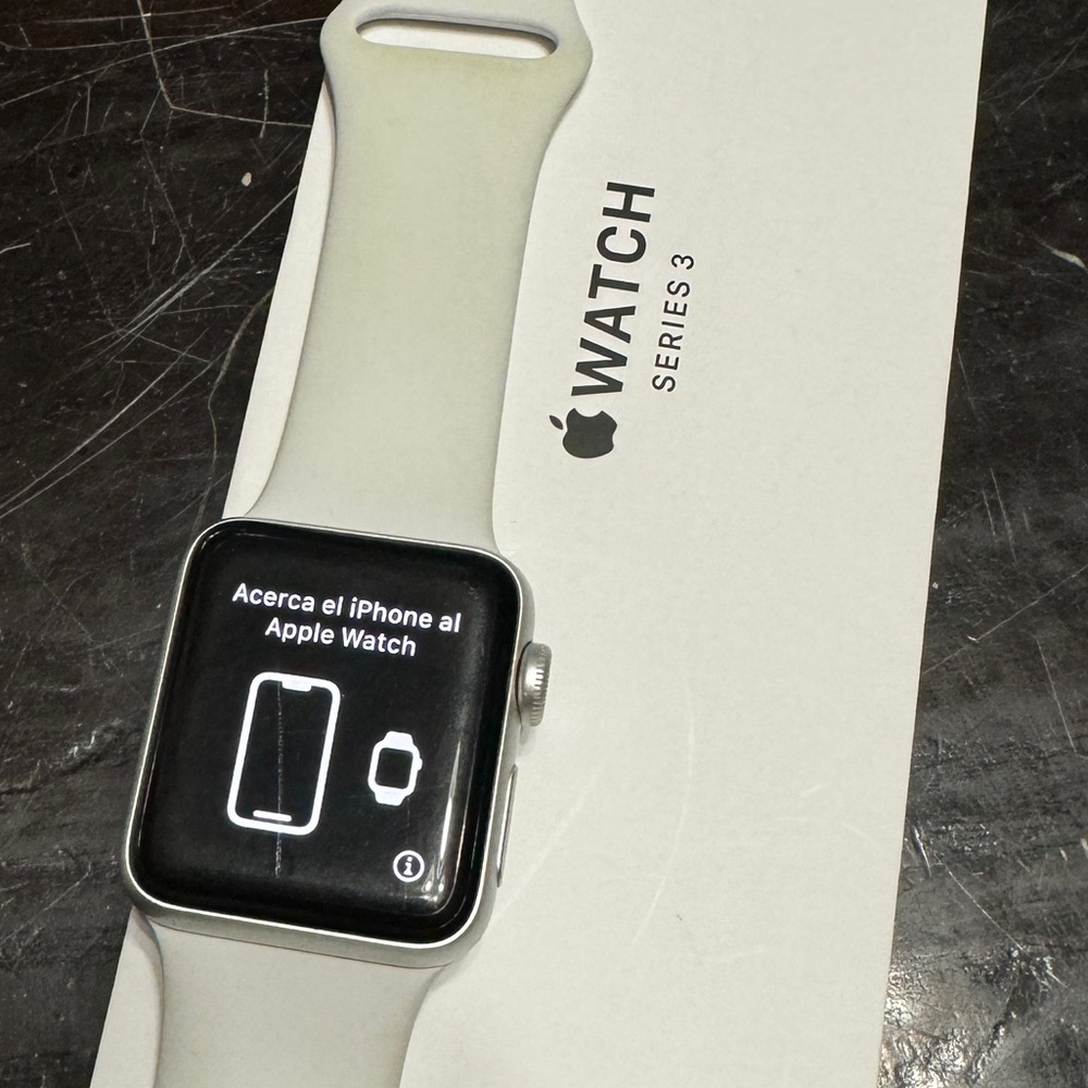 Apple I-Watch Series 3